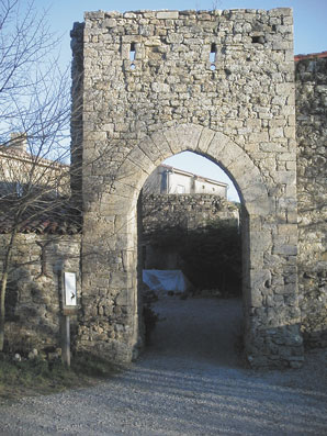 La porte fortifiée de Montferrand