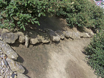 décoration de massifs avec les pierres