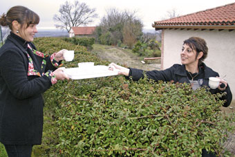 Un entretien régulier de son jardin et un bon respect de la législation permettent de préserver une bonne entente entre voisins