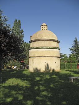 Le pigeonnier de Ramonville appartiendra à l'épouse du comte de Pailhès jusqu'à la révolution, elle laissera son titre de noblesse comme trace de propriété du pigeonnier