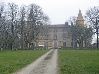 Le château de Bonrepos-Riquet est situé sur la commune de même nom dans le département de la Haute-Garonne, il fut la demeure de Pierre Paul Riquet, inventeur du Canal royal du Languedoc