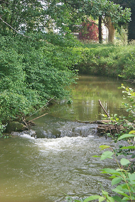 La rigole de la plaine, récupérant les eaux du ruisseau du SOR en provenance de Durfort, démarre sur la commune de Sorèze au lieu-dit "Pont-Crouzet". Elle traverse ensuite Revel passant par le "Moulin du Roy" autrefois dénommé "Port Louis", puis Saint-Félix Lauragais par "les Thomasses" et "l'Enclas" et quelques communes audoises, avant de rejoindre le Canal du Midi au Seuil de Naurouze.