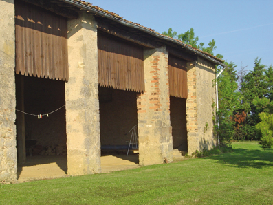 Hangar de métairie