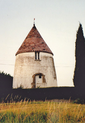 Avignonet Lauragais. Le moulin en Francs au lieu-dit le Marès en août 1997.  