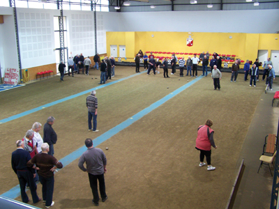 Dans le Lauragais, la pétanque et les boules occupent une place particulière dans le cœur des habitants. Pas une fête ne se dé-roule sans qu’une partie ne s’improvise. Par ailleurs, de véritables compétitions dédiées aux amateurs sont or-ganisées tout au long de l'année comme ci-dessus à Villefranche-de-Lauragais. 