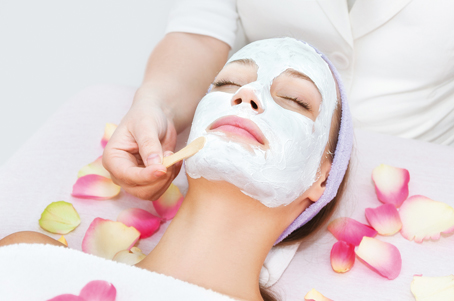 Qu’il est bon de se faire chouchouter… Entre tradition et innovation, les instituts de beauté offrent une kyrielle de soins et équipements dédiés au bien-être, les conseils et l’habileté des professionnels en plus !