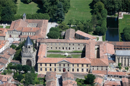 L'Abbaye-école de Sorèze vue du ciel