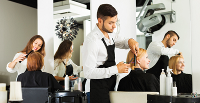 Lorsqu’on est maman, c’est difficile de prendre du temps pour soi. La Fête des Mères peut être l’occasion d’offrir une pause détente bien méritée chez les professionnels de la beauté.   