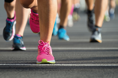 Partout en France, le running fait des émules. Des courses urbaines aux trails les plus périlleux, hommes et femmes n’en finissent plus de courir ! 