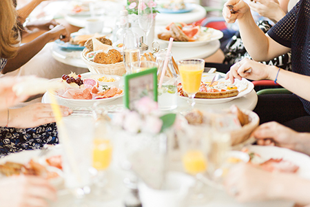 A la fois convivial et cosy, le brunch est une bonne alternative pour profiter d’un moment de partage au restaurant comme à la maison.  