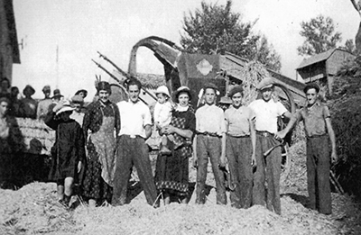 L’équipe de battage en 1940 - vous reconnaissez-vous ? 