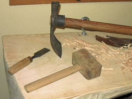 Gouge, maillet … outils de charpentier