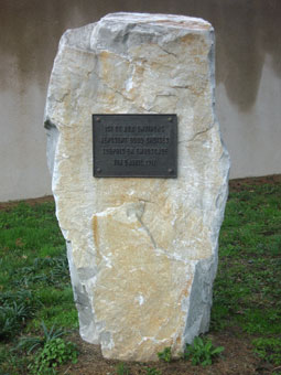 Stèle à Montgey-Auzevines