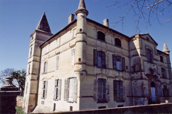A partir de 1660, Pierre Paul Riquet loge à l'auberge des Trois Anges à Toulouse et au château de Bonrepos (près de Verfeil), lieu où il avait acquis un important domaine en 1651