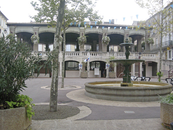 La halle de la place Verdun après sa restauration de 1992 à 2005