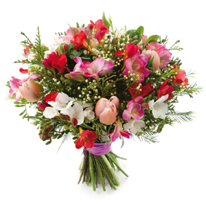 Le bouquet de fleurs rond est le grand standard de la Fête des Mères. Les professionnels rivalisent cependant de créativité pour concevoir également des compositions sur mesure.