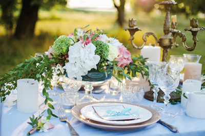 Bien renseignés, les fleuristes orienteront les invités désireux de “fleurir” les mariés vers leurs couleurs et fleurs préférées.