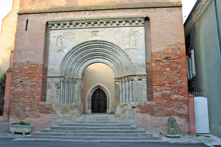 portail roman Belpech