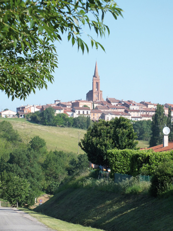 Revel, fait partie des 20 bastides lauragaises, villages emblématiques de notre région.