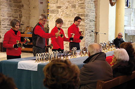 L’ensemble instrumental de hand-bells «Les Sonneurs du Midi», groupe d’amis carillonneurs, ont formé un ensemble de cloches à mains, de type  «british» et jouent ainsi toutes sortes de mélodies remarquables. Ils joueront à Castelnaudary (11) le 9/12 et à Lagarde (31) le 10/12. 